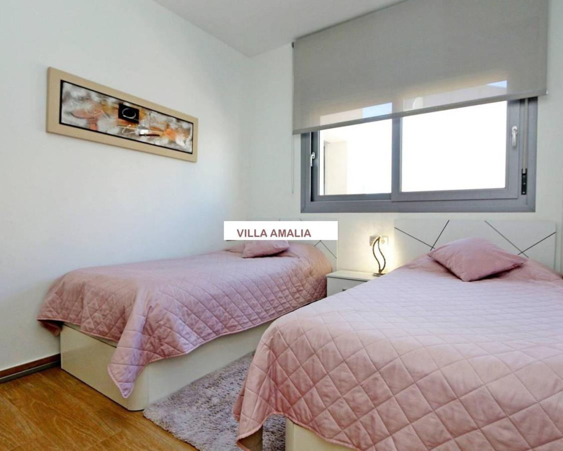 Beach Apartment Amalia Torrevieja Kültér fotó