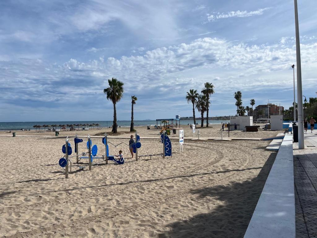 Beach Apartment Amalia Torrevieja Kültér fotó